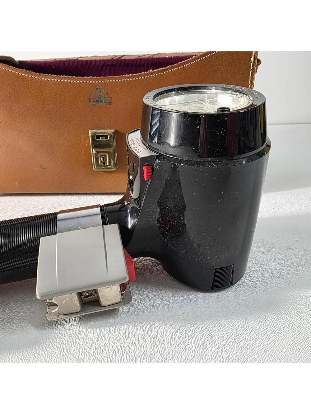 Honeywell flash Auto/Strobonar 880 W/Case Missing Power Cord Untested